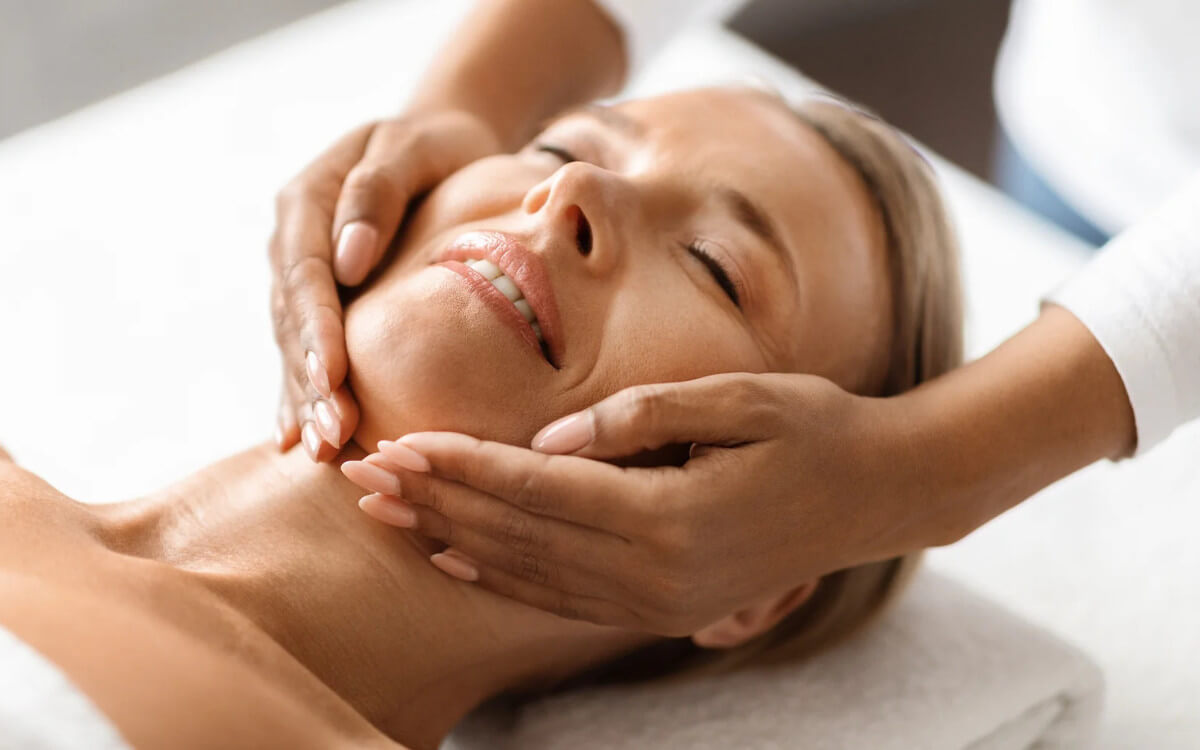 Auora Beauty Artist Gallery Image 01